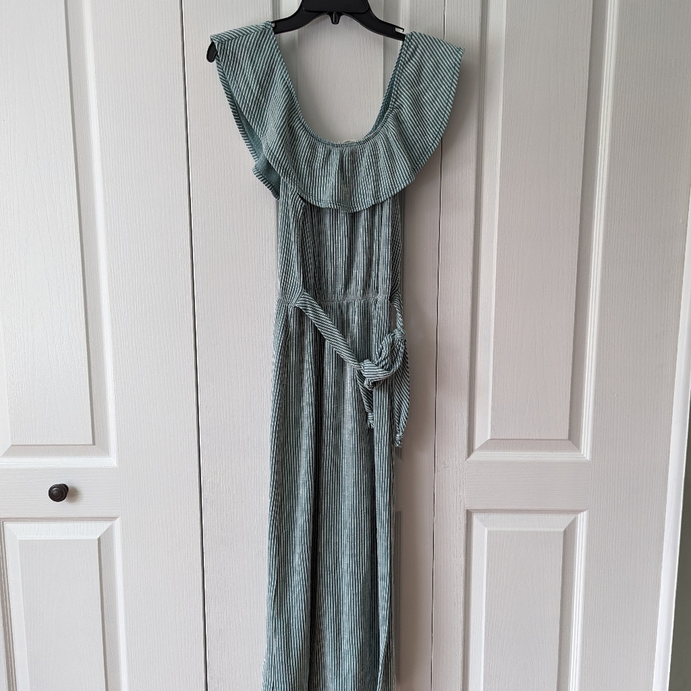 Caution to the Wind Green and white striped midi dress with flowy top Small
